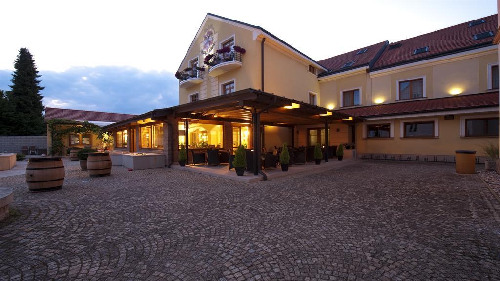 Hotel Princess Леднице Экстерьер фото